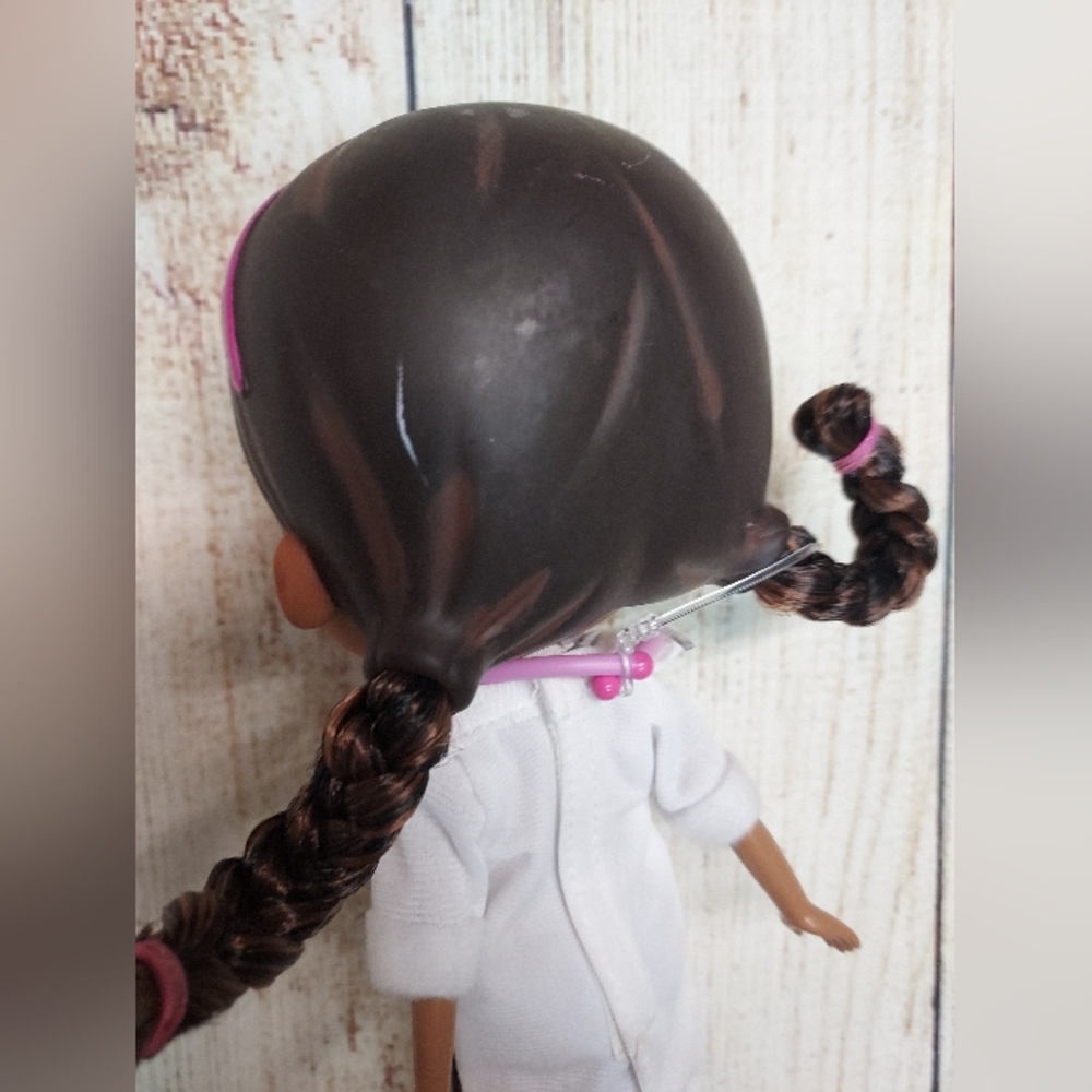 Doc McStuffins Doll - Picture 4 of 4
